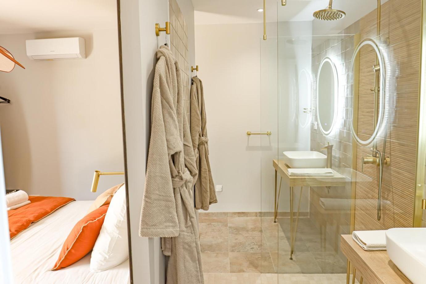 Les Gites De Laure - L'Eden Romantique, Chambres Hotes, Spa Prive, Couloir De Nage, Adults Only Malves-en-Minervois Bagian luar foto