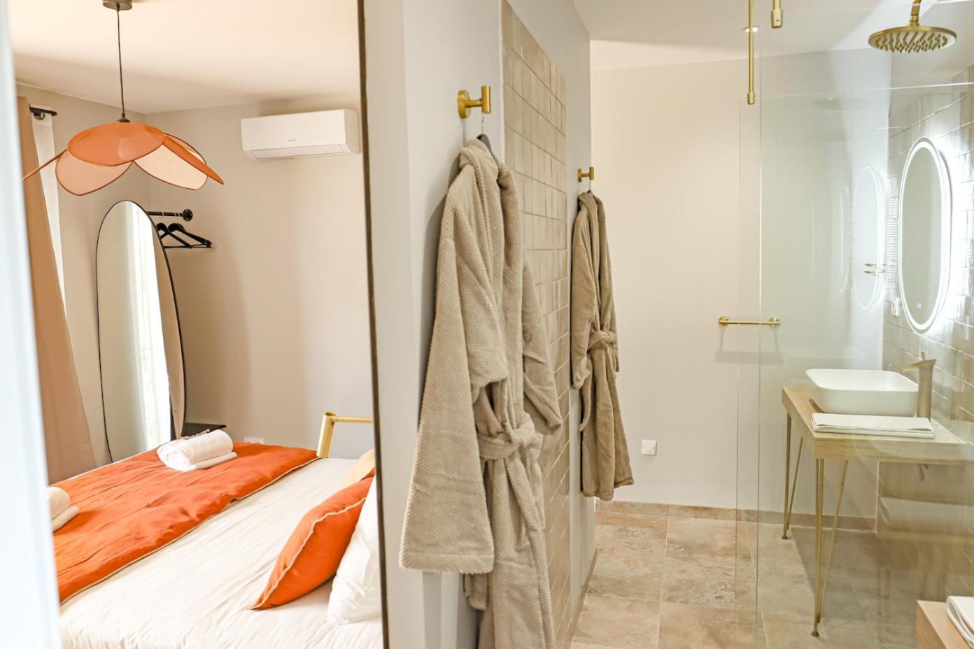 Les Gites De Laure - L'Eden Romantique, Chambres Hotes, Spa Prive, Couloir De Nage, Adults Only Malves-en-Minervois Bagian luar foto