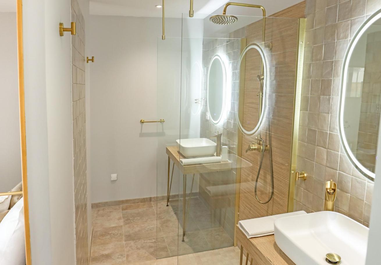 Les Gites De Laure - L'Eden Romantique, Chambres Hotes, Spa Prive, Couloir De Nage, Adults Only Malves-en-Minervois Bagian luar foto